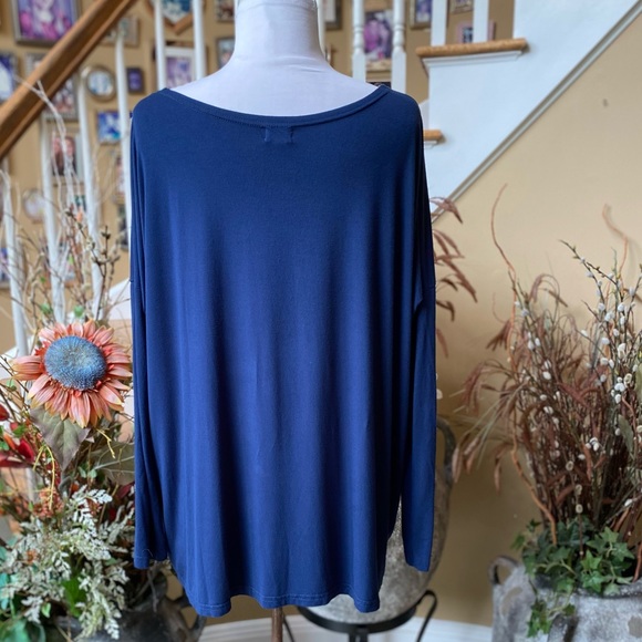 Tobi Large Navy Long Sleeve Bamboo Layering Top. Very soft. - Picture 3 of 6